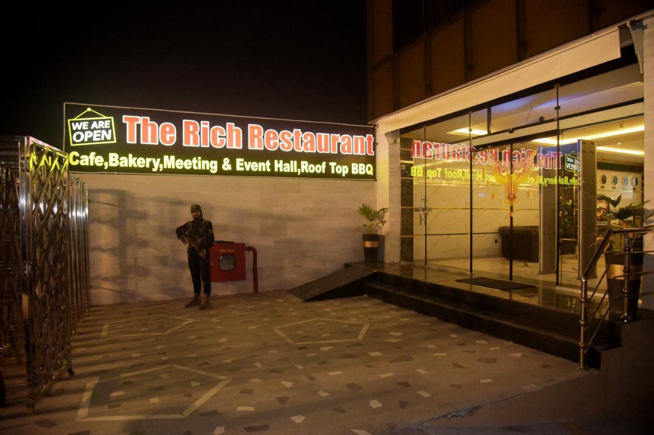The Rich Hotel & Apartments Lahore Exteriér fotografie