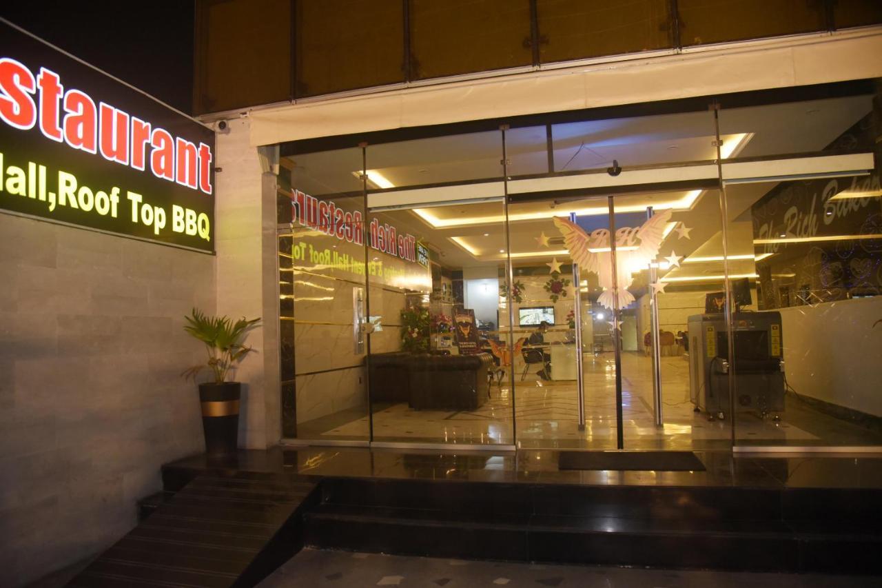 The Rich Hotel & Apartments Lahore Exteriér fotografie