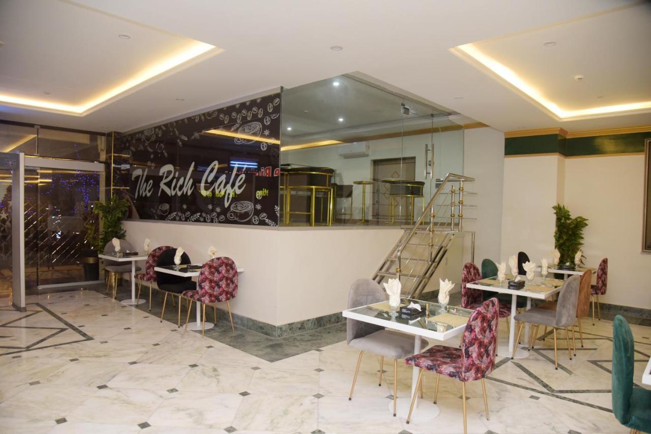 The Rich Hotel & Apartments Lahore Exteriér fotografie