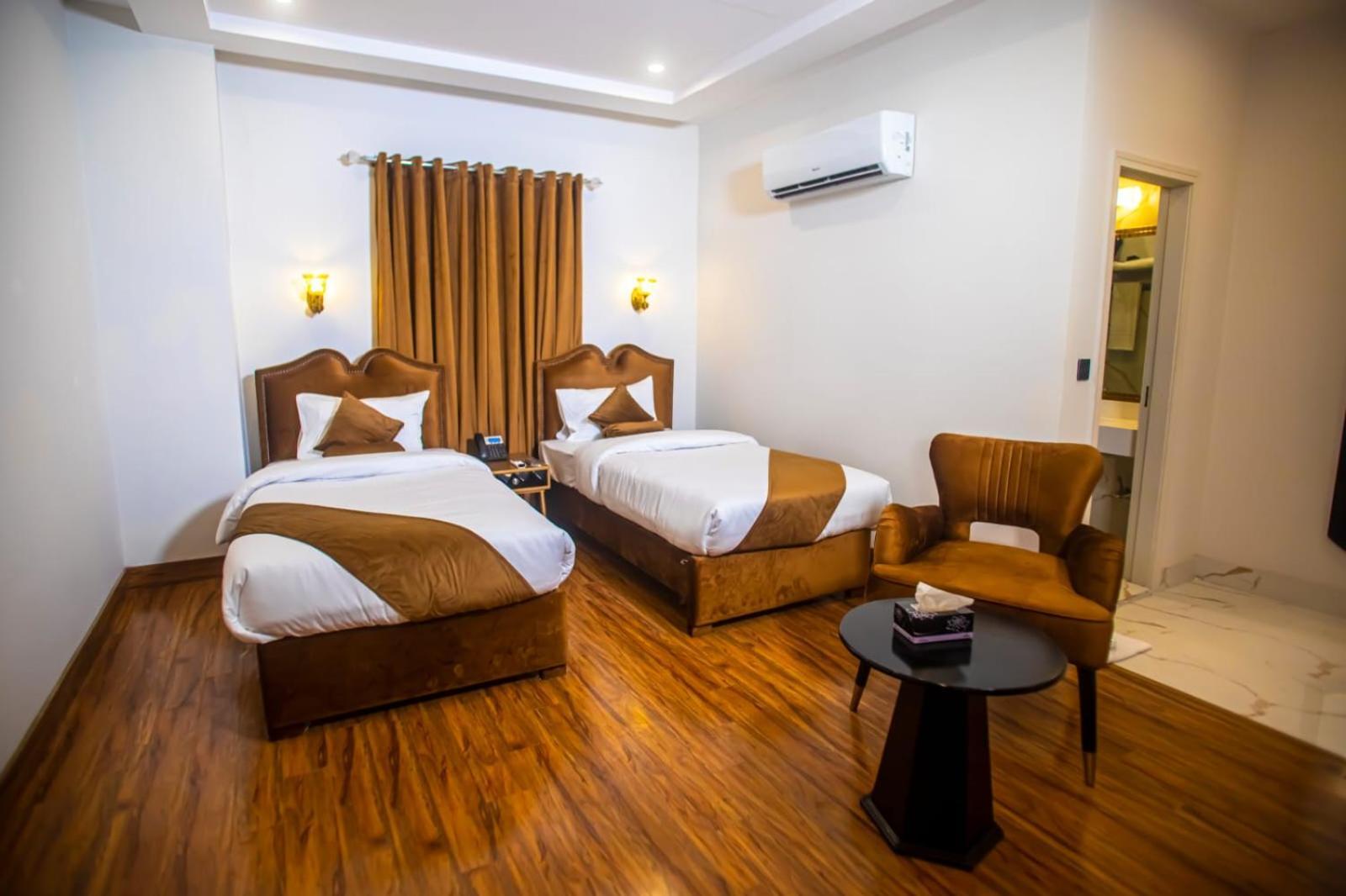 The Rich Hotel & Apartments Lahore Exteriér fotografie