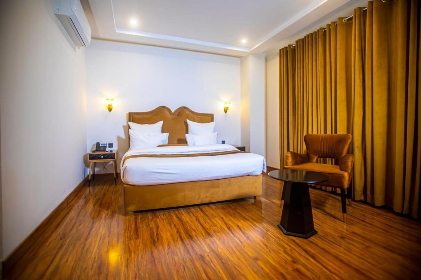 The Rich Hotel & Apartments Lahore Exteriér fotografie