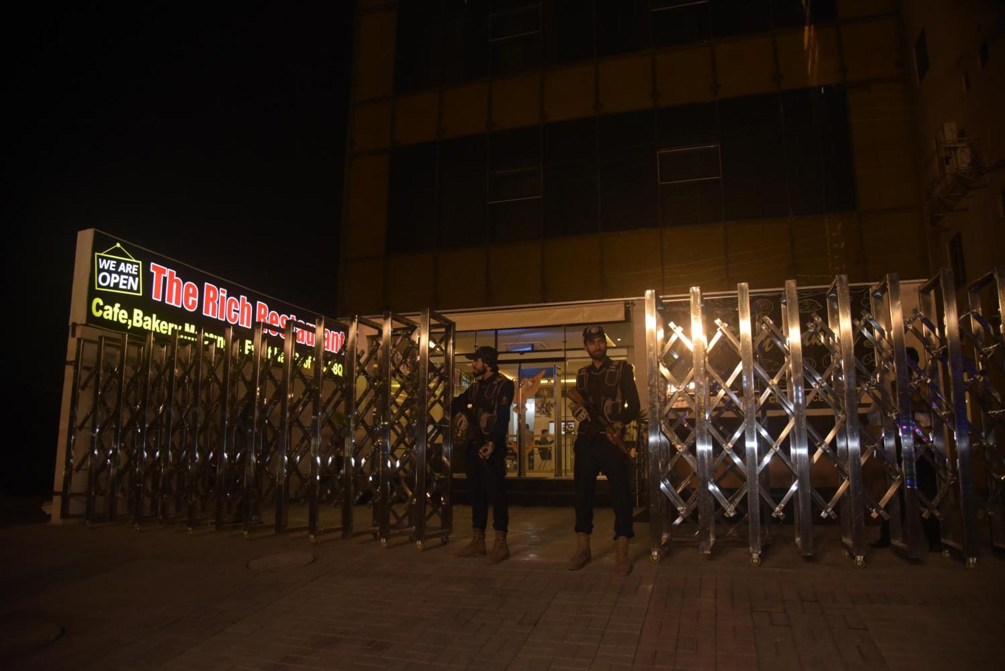 The Rich Hotel & Apartments Lahore Exteriér fotografie